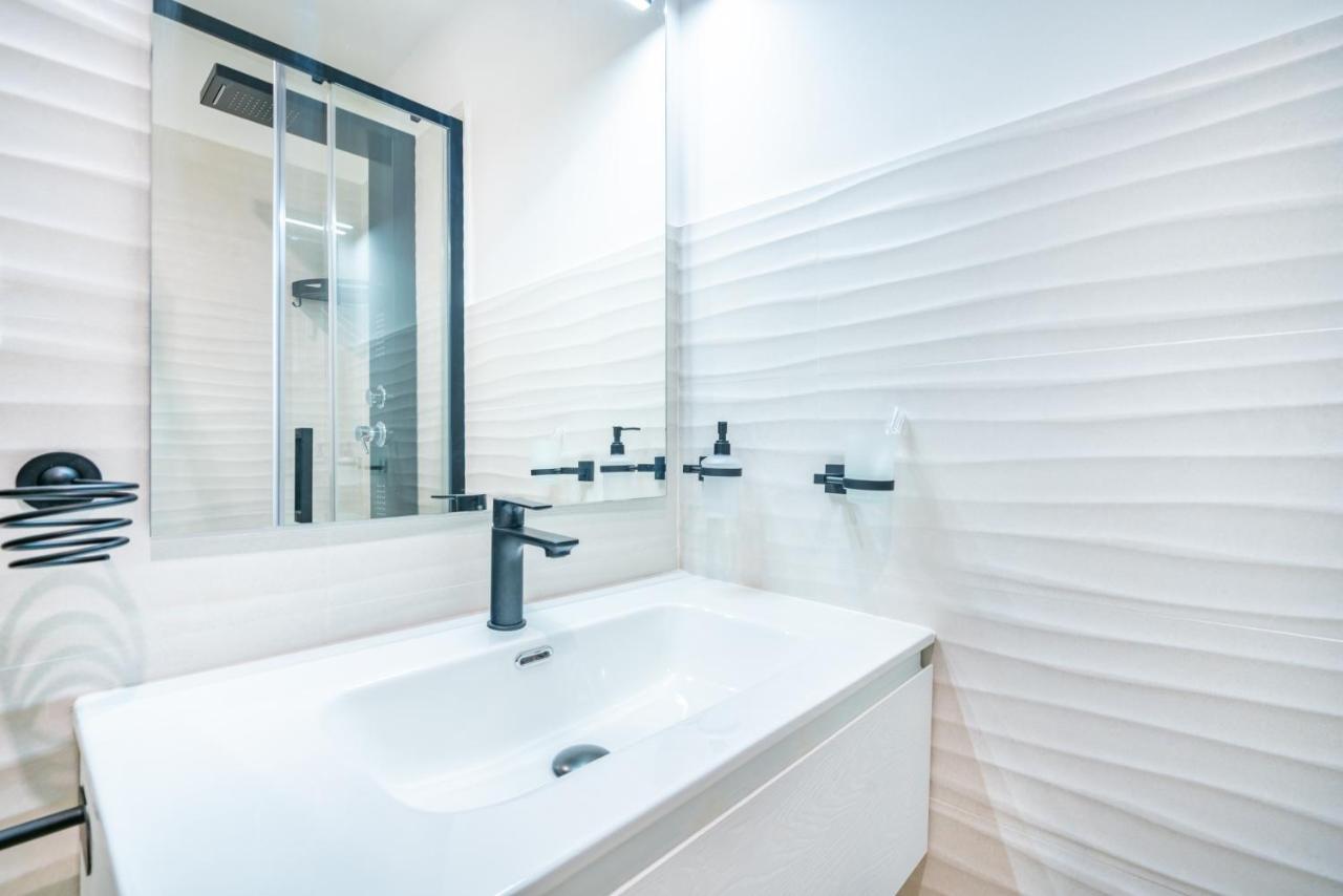 Sunscape Rooms Cagliari City Center ภายนอก รูปภาพ