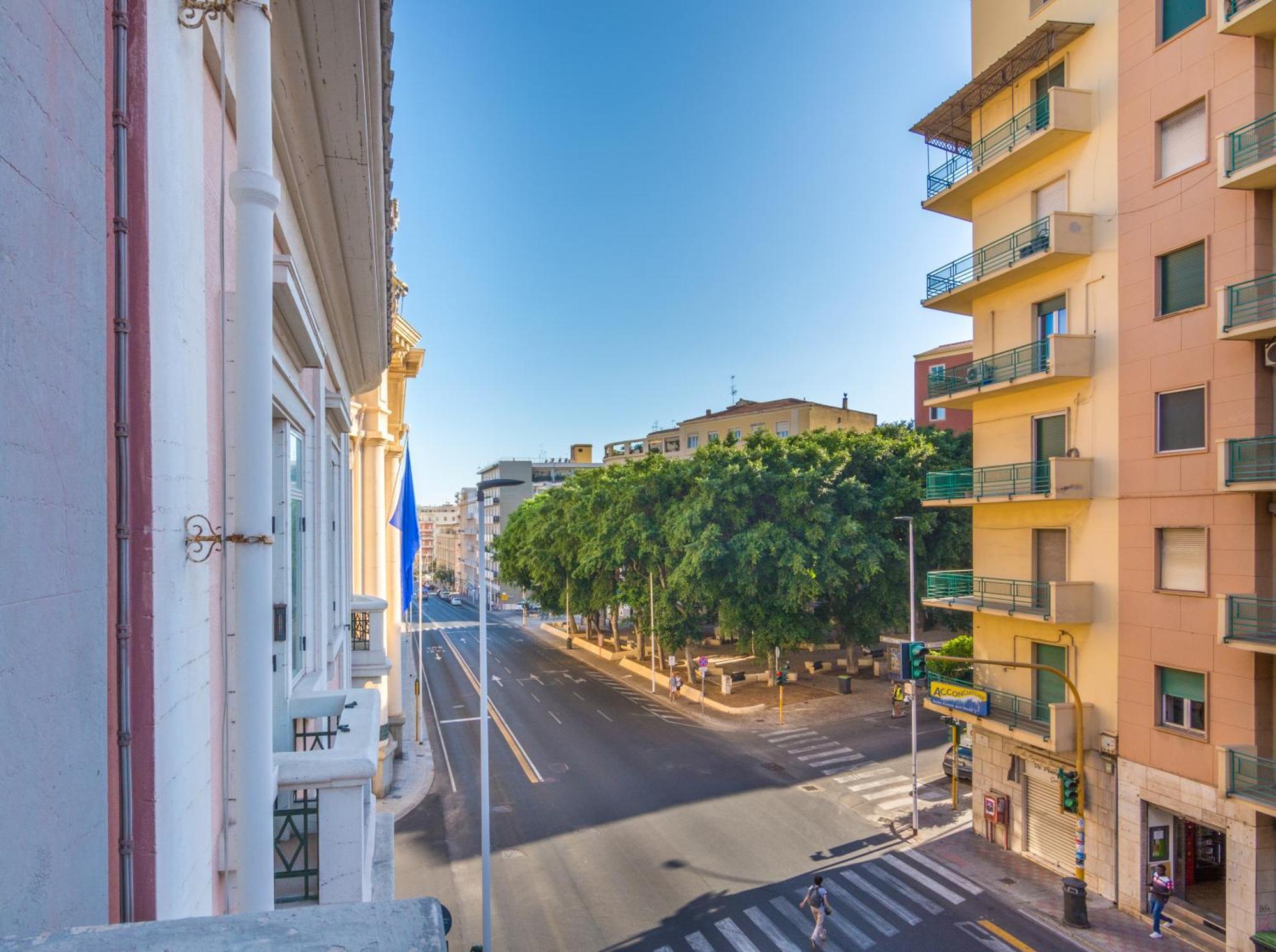 Sunscape Rooms Cagliari City Center ภายนอก รูปภาพ